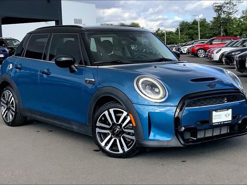 Certified 2022 MINI Cooper S image 32