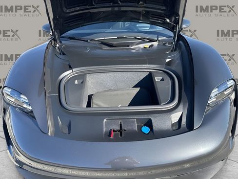 Used 2022 Porsche Taycan image 36