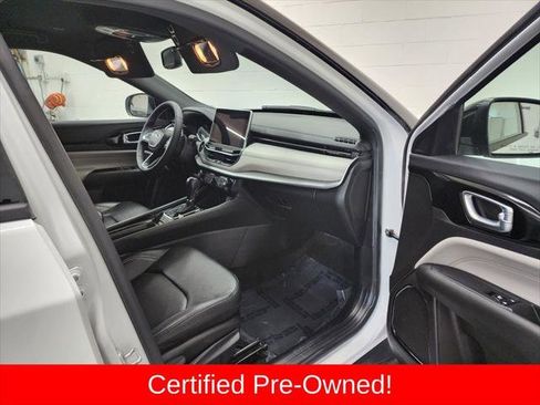 Certified 2025 Jeep Compass Limited AWD/4WD image 31