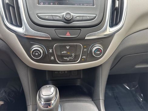 Used 2021 Chevrolet Equinox LS w/ LS Convenience Package image 25