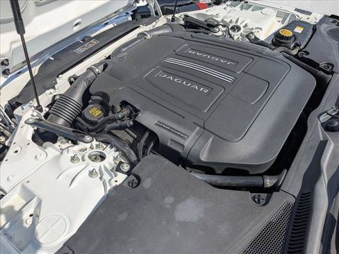 Used 2018 Jaguar F-TYPE Coupe RWD image 20