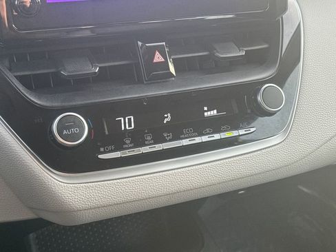 Used 2025 Toyota Corolla LE image 23