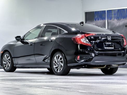 Used 2017 Honda Civic EX image 3