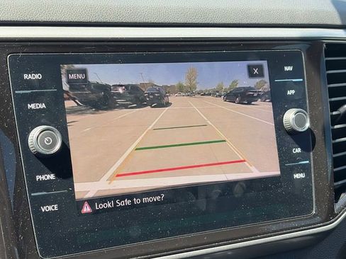 Used 2021 Volkswagen Atlas SEL Premium image 19