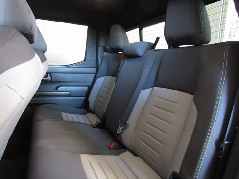 Certified 2025 Toyota Tacoma TRD Off-Road image 21