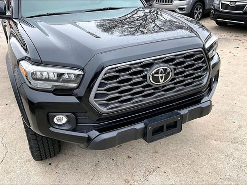 Used 2021 Toyota Tacoma TRD Off-Road image 3