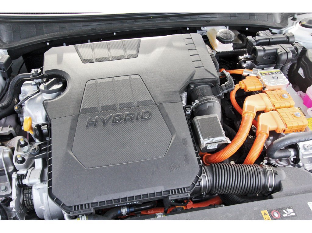 Certified 2026 Hyundai Elantra Hybrid FWD image 32