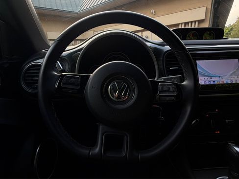 Used 2014 Volkswagen Beetle R-Line FWD image 31