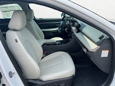 Used 2025 Hyundai Sonata SEL FWD image 17