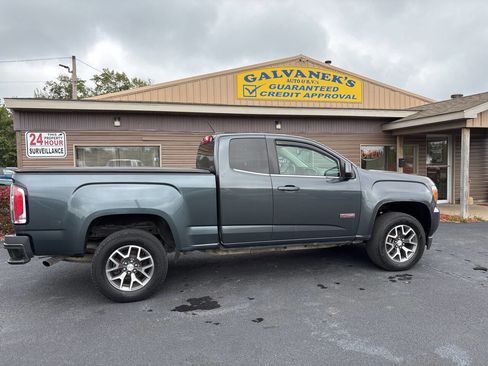 Used 2015 GMC Canyon SLE w/ All-Terrain Package image 3