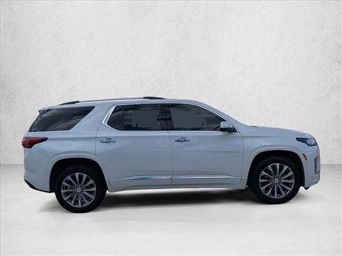 Used 2023 Chevrolet Traverse Premier image 4