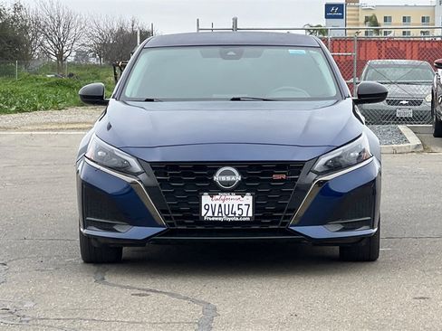Used 2024 Nissan Altima 2.5 SR image 11