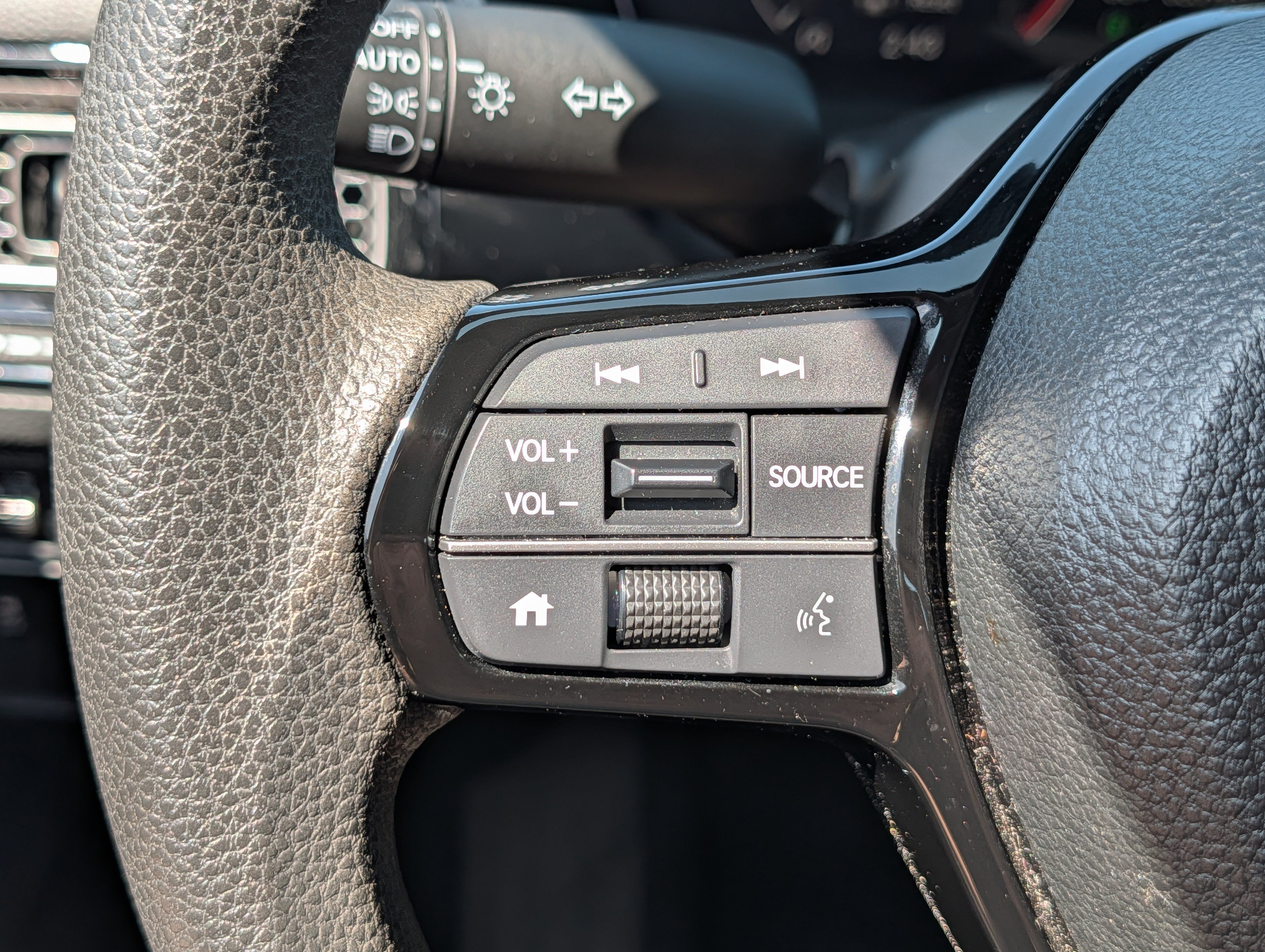 Used 2025 Honda Civic LX image 31