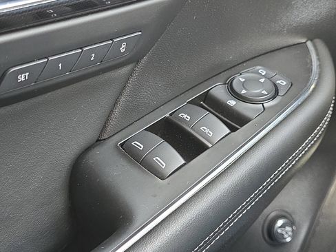 Used 2023 Buick Envision Essence image 13