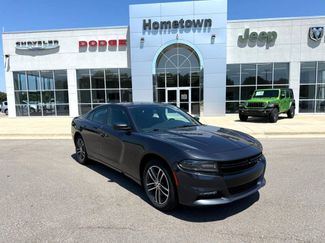 Used 2019 Dodge Charger SXT image 1
