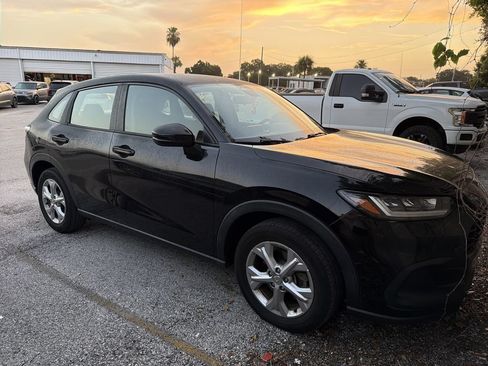 Used 2025 Honda HR-V LX image 8