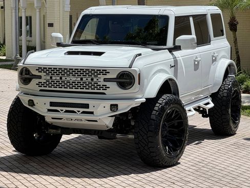 Used 2025 Ford Bronco Outer Banks AWD/4WD image 4