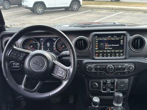 Used 2021 Jeep Gladiator Sport image 12