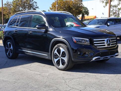 Used 2025 Mercedes-Benz GLB 250 w/ Driver Assistance Package image 2