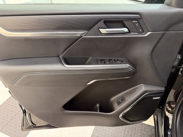 Used 2025 GMC Acadia Elevation AWD/4WD image 16