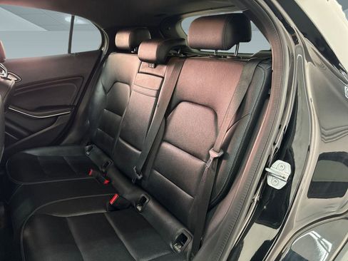 Used 2018 Mercedes-Benz GLA 250 image 12