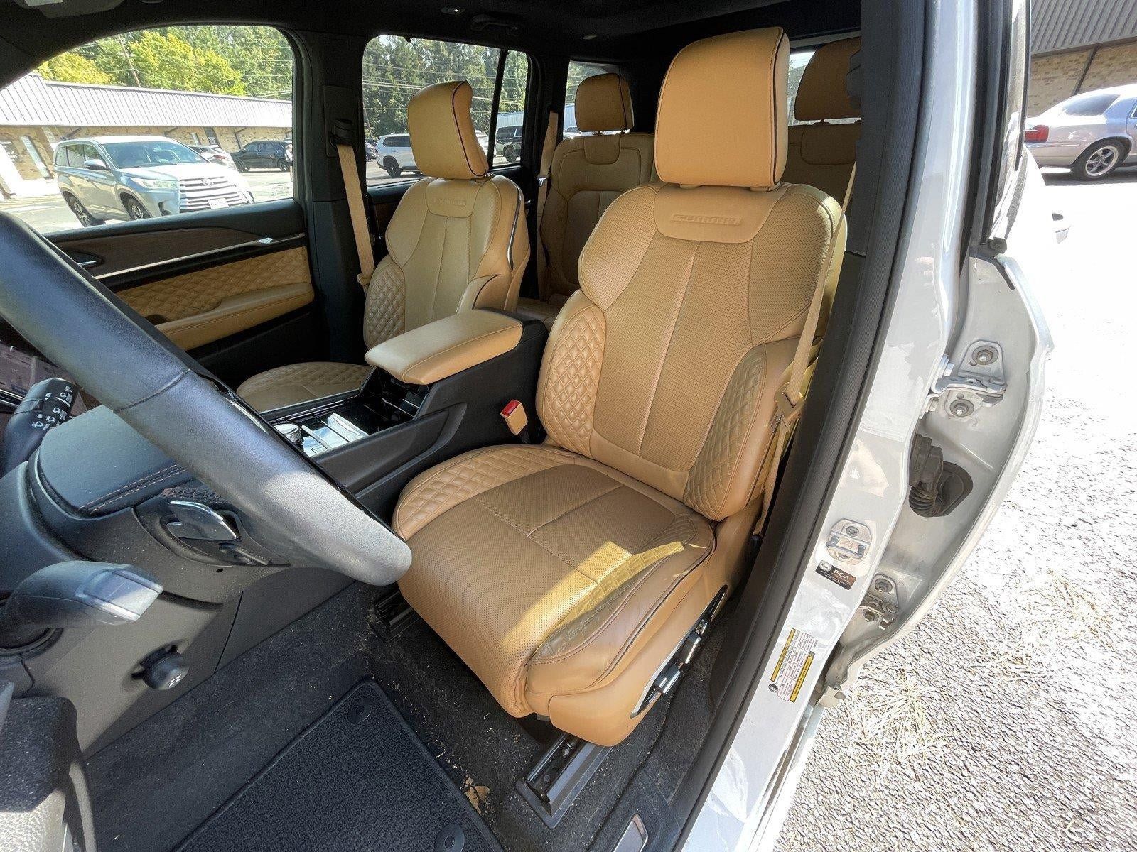 Used 2023 Jeep Grand Cherokee Summit w/ Adv Protech Group IV AWD/4WD image 10