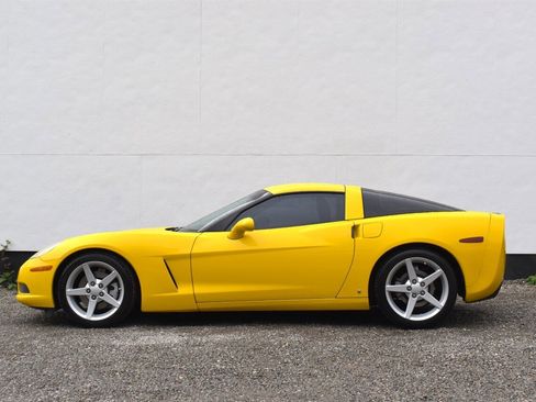 Used 2006 Chevrolet Corvette Coupe RWD image 9