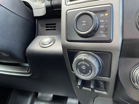 Used 2019 Ford F150 Raptor w/ Equipment Group 802A Luxury image 35