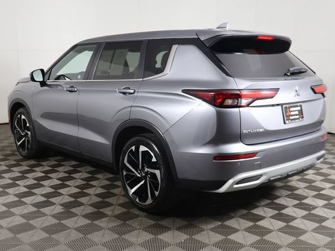 Used 2024 Mitsubishi Outlander SE Black Edition FWD image 10