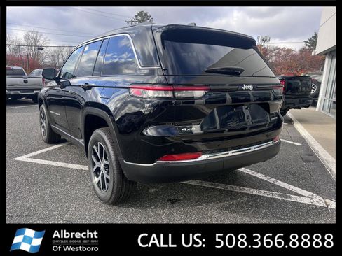 New 2025 Jeep Grand Cherokee Limited image 3