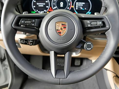Certified 2026 Porsche Cayenne image 24