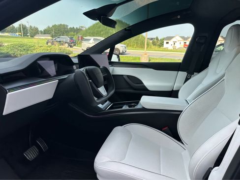 Used 2026 Tesla Model X Plaid AWD/4WD image 8