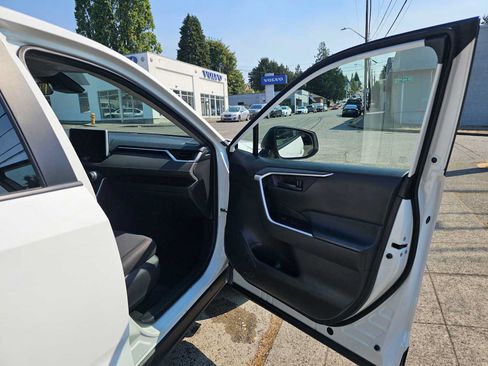 Used 2024 Toyota RAV4 LE AWD/4WD image 10