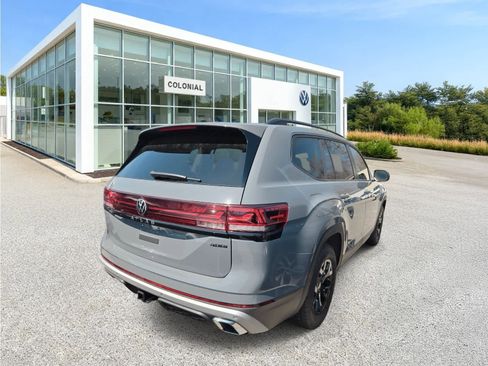New 2026 Volkswagen Atlas Peak Edition AWD/4WD image 9