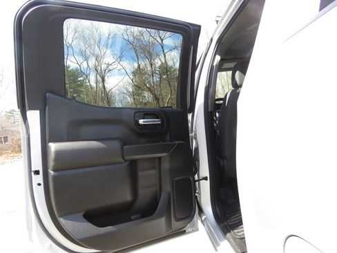 Used 2019 Chevrolet Silverado 1500 Custom w/ Custom Convenience Package image 18