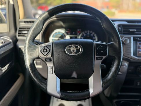 Used 2014 Toyota 4Runner SR5 image 22