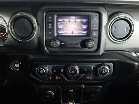 Used 2021 Jeep Gladiator Sport image 22