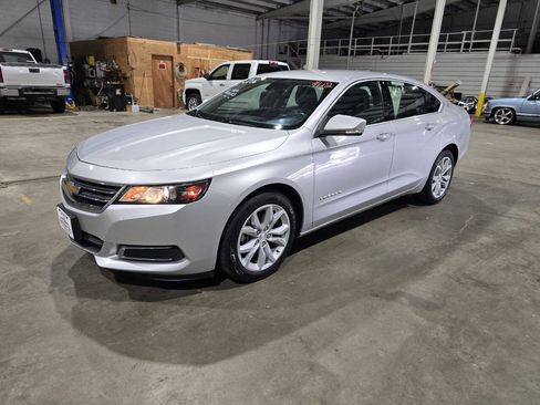 Used 2016 Chevrolet Impala LT w/ Convenience Package FWD image 2