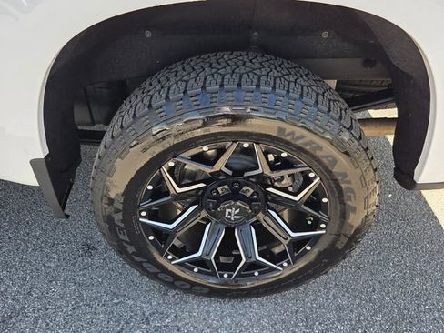 Used 2025 Chevrolet Silverado 1500 RST AWD/4WD image 7