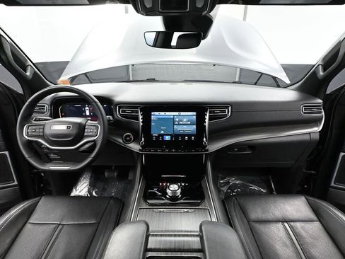 Used 2024 Jeep Wagoneer Series II w/ Flexible Seating Group AWD/4WD image 26