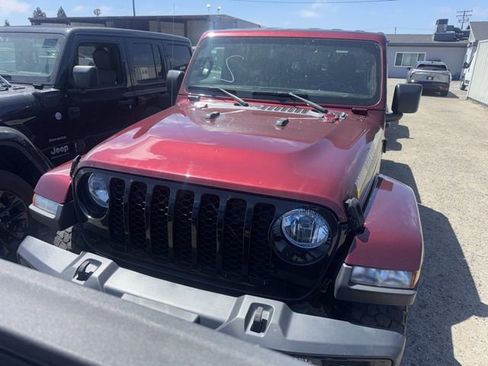 Used 2021 Jeep Gladiator Sport AWD/4WD image 2
