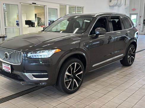 Used 2024 Volvo XC90 B6 Ultimate w/ Protection Package Premier AWD/4WD image 9