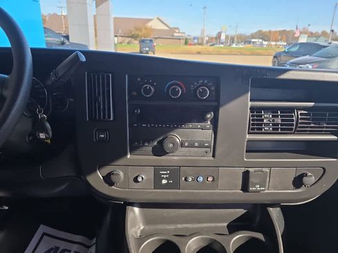 Used 2020 Chevrolet Express 3500 LS image 10