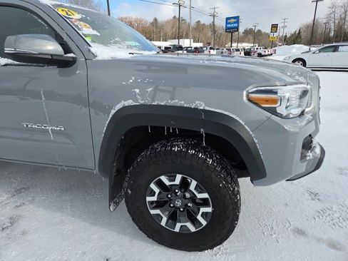 Used 2021 Toyota Tacoma TRD Off-Road image 27