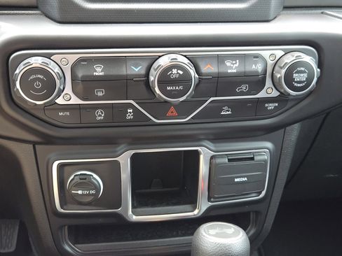 Used 2023 Jeep Wrangler Unlimited Sport AWD/4WD image 21