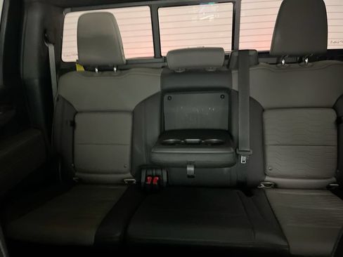 Used 2022 Chevrolet Silverado 1500 ZR2 w/ Technology Package AWD/4WD image 26