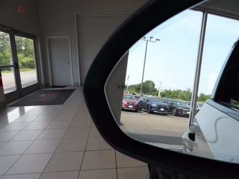 Used 2023 Buick Envision Essence w/ Sport Touring Package AWD/4WD image 7