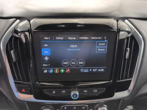 Certified 2023 Chevrolet Traverse LT w/ Rear Camera Mirror Package AWD/4WD image 7