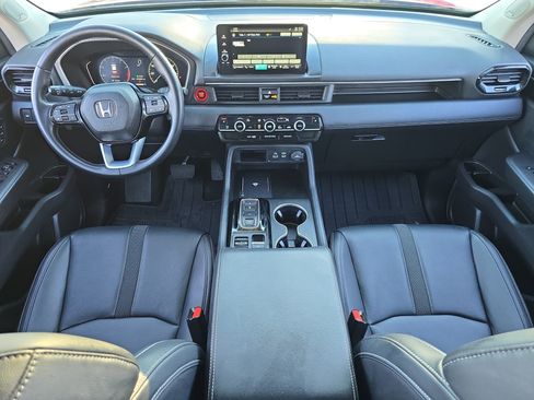 Used 2024 Honda Pilot Touring image 9