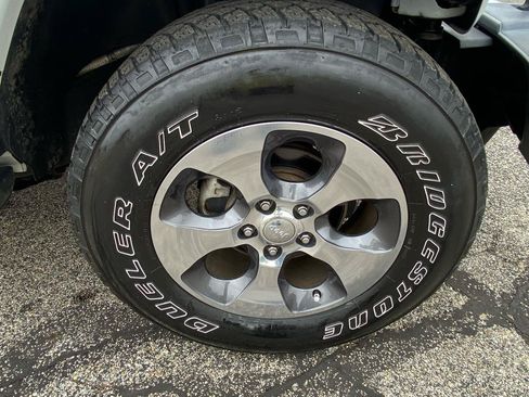 Used 2017 Jeep Wrangler Unlimited Sahara AWD/4WD image 46